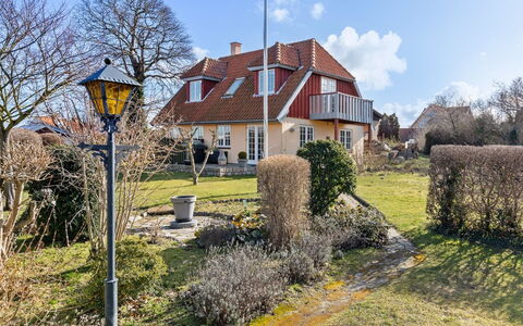 Jolin - 200M from the Sea: Hout, Huis, Verblijf, Huis, Dak, Landelijk Gebied, Siding, Blokhut, Garden Gebouwen, Hardwood