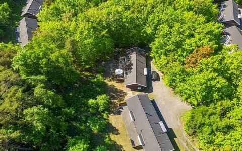 Verner - 500M from the Sea: Huis, Woongebied, Huis, Verblijf, Dak, Land Lot, Siding, Tuin, Landgoed, Gazon