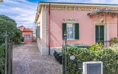 San Vincenzo 644: Fabriek, Wolk, Lucht, Eigendom, Gebouw, Venster, Azure, Huis, Verblijf