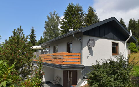 Selma: Fabriek, Lucht, Gebouw, Venster, Eigendom, Boom, Wolk, Huis, Land Lot, Hout