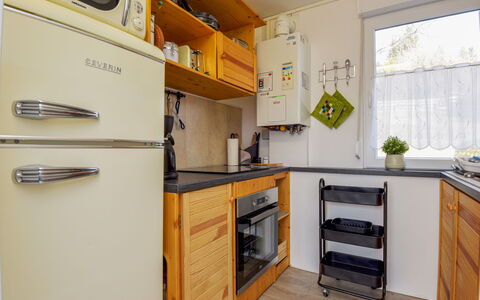 Anna: Cabinetry, Countertop, Meubilair, Gebouw, Keuken, Toestel Van De Keuken, Fornuis, Hout, Huishoudapparatuur, Interieur Ontwerp