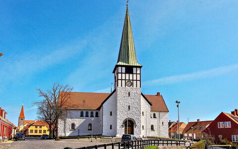 Detlef - 200M from the Sea: Hout, Huis, Verblijf, Huis, Dak, Landelijk Gebied, Siding, Blokhut, Garden Gebouwen, Hardwood