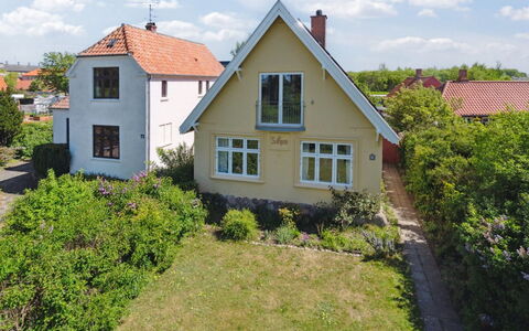 Detlef - 200M from the Sea: Hout, Huis, Verblijf, Huis, Dak, Landelijk Gebied, Siding, Blokhut, Garden Gebouwen, Hardwood