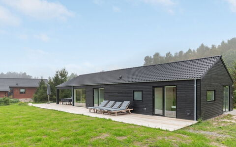 Iivo - 350M from the Sea: Hout, Huis, Verblijf, Huis, Dak, Landelijk Gebied, Siding, Blokhut, Garden Gebouwen, Hardwood