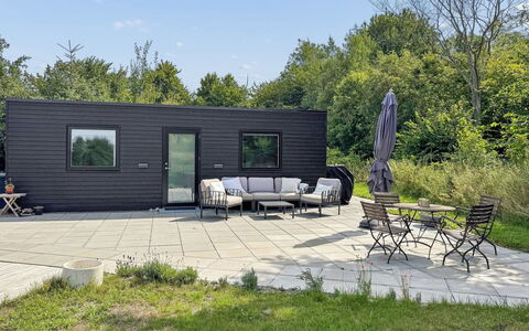 Oke - 350M from the Sea: Siding, Tuin, Verblijf, Buitenmeubels, Schaduw, Werf, Garden Gebouwen, Backyard, Landscaping, Hardwood