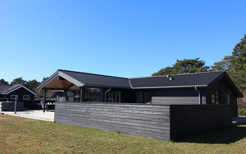 Ignat - 175M from the Sea: Hout, Huis, Verblijf, Huis, Dak, Landelijk Gebied, Siding, Blokhut, Garden Gebouwen, Hardwood