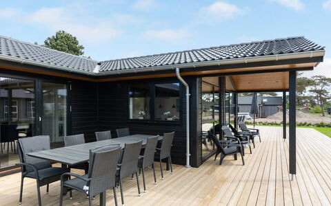 Ignat - 175M from the Sea: Hout, Huis, Verblijf, Huis, Dak, Landelijk Gebied, Siding, Blokhut, Garden Gebouwen, Hardwood