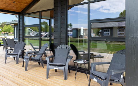Ignat - 175M from the Sea: Hout, Huis, Verblijf, Huis, Dak, Landelijk Gebied, Siding, Blokhut, Garden Gebouwen, Hardwood