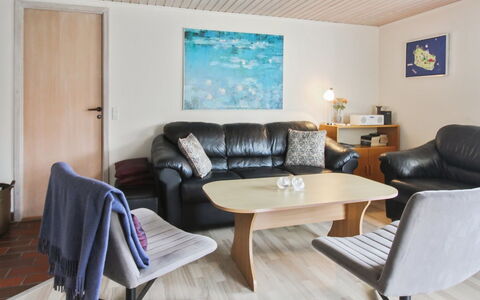 Berthilde - 400M from the Sea: Hout, Huis, Verblijf, Huis, Dak, Landelijk Gebied, Siding, Blokhut, Garden Gebouwen, Hardwood