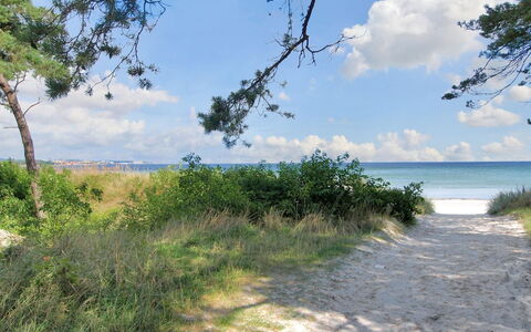 Berthilde - 400M from the Sea: Hout, Huis, Verblijf, Huis, Dak, Landelijk Gebied, Siding, Blokhut, Garden Gebouwen, Hardwood