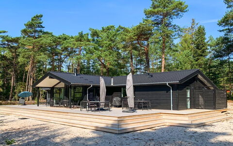 Eliz - 800M from the Sea: Hout, Huis, Verblijf, Huis, Dak, Landelijk Gebied, Siding, Blokhut, Garden Gebouwen, Hardwood