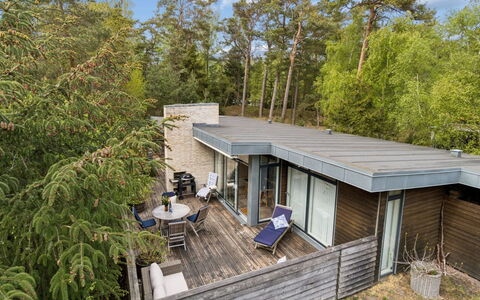 Yrja - 150M from the Sea: Meubilair, Interieur Ontwerp, Stoel, Flooring, Tafel, Toevlucht, Verdieping, Plafond, Kamer, Eco Hotel