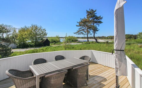 Julietta - 50M from the Sea: Struik, Stedelijk Ontwerp, Groundcover, Steen, Appartement, Landgoed, Metselwerk, Balkon, Landscaping