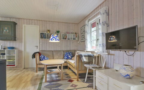 Cvetanka - 200M from the Sea: Hout, Dak, Architectuur, Huis, Huis, Verblijf, Siding, Hardwood, Helling, Landgoed