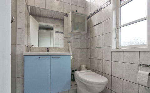 Cvetanka - 200M from the Sea: Hout, Dak, Architectuur, Huis, Huis, Verblijf, Siding, Hardwood, Helling, Landgoed