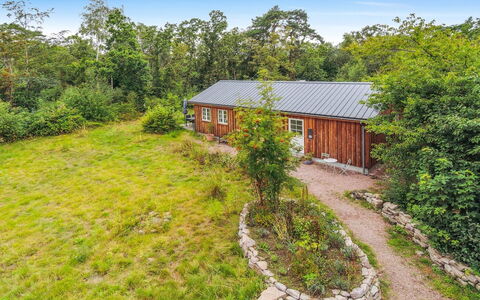 Sami - 200M from the Sea: Hout, Dak, Architectuur, Huis, Huis, Verblijf, Siding, Hardwood, Helling, Landgoed