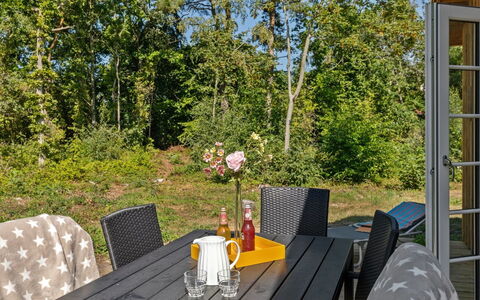 Sami - 200M from the Sea: Hout, Dak, Architectuur, Huis, Huis, Verblijf, Siding, Hardwood, Helling, Landgoed
