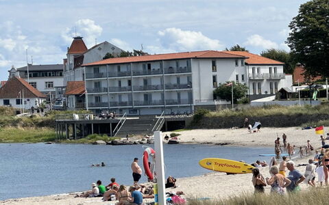 Ramona - 10M from the Sea: Hout, Huis, Verblijf, Huis, Dak, Landelijk Gebied, Siding, Blokhut, Garden Gebouwen, Hardwood