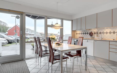 Armela - 10M from the Sea: Flooring, Meubilair, Interieur Ontwerp, Verdieping, Plafond, Keuken, Stoel, Lichte Inrichting, Countertop, Verlichting