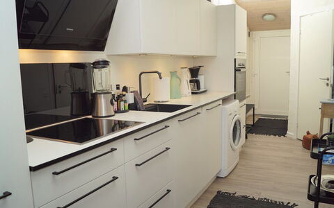 Seppe - 500M from the Sea: Toestel Van De Keuken, Keuken, Countertop, Major Appliance, Flooring, Interieur Ontwerp, Cabinetry, Hout, Huishoudapparatuur, Wastafel