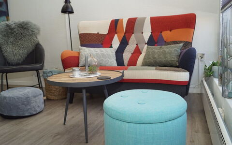 Seppe - 500M from the Sea: Meubilair, Interieur Ontwerp, Huis, Woonkamer, Kamer, Kussen, Bankstel, Comfort, Kussen Gooien, Hoofdkussen