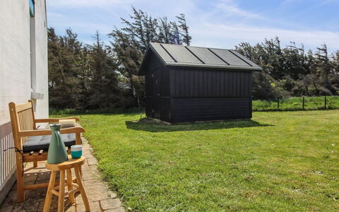 Sira - 250M from the Sea: Gras, Land Lot, Groundcover, Gazon, Garden Gebouwen, Schuur, Tuin, Weide, Verblijf, Backyard