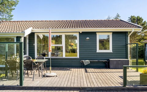 Matis - 650M from the Sea: Hout, Huis, Siding, Deur, Huis, Verblijf, Dak, Veranda, Plank, Garden Gebouwen
