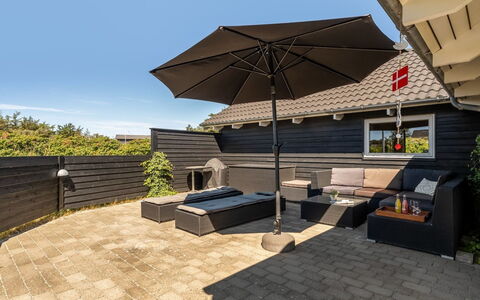 Federica - 500M from the Sea: Dak, Huis, Deur, Verblijf, Schaduw, Siding, Werf, Landgoed, Backyard