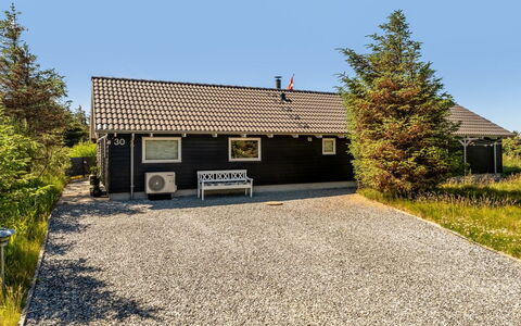Federica - 500M from the Sea: Dak, Huis, Deur, Verblijf, Schaduw, Siding, Werf, Landgoed, Backyard
