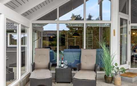 Federica - 500M from the Sea: Hout, Stoel, Huis, Plafond, Meubilair, Deur, Verdieping, Veranda, Buitenmeubels, Patio