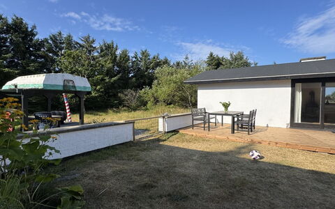 Matilda - 375M from the Sea: Huis, Huis, Dak, Woongebied, Land Lot, Verblijf, Tuin, Backyard, Schaduw, Werf