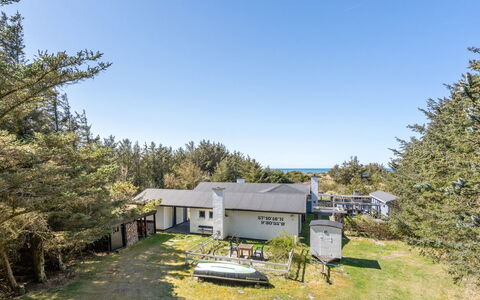 Matilda - 375M from the Sea: Huis, Huis, Dak, Verblijf, Struik, Siding, Deur, Tuin, Boerderij