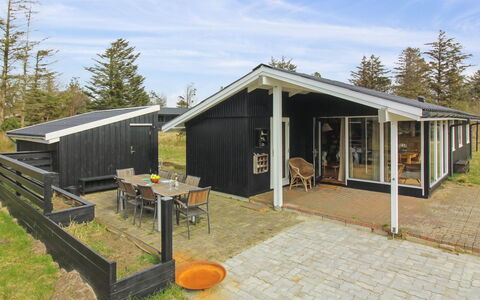 Nestori - 950M from the Sea: Meubilair, Interieur Ontwerp, Stoel, Flooring, Tafel, Toevlucht, Verdieping, Plafond, Kamer, Eco Hotel