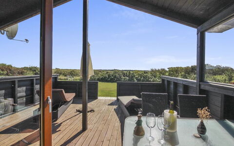 Tetta - 800M from the Sea: Meubilair, Interieur Ontwerp, Stoel, Flooring, Tafel, Toevlucht, Verdieping, Plafond, Kamer, Eco Hotel