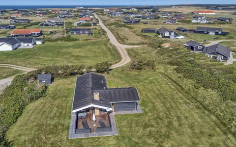 Tetta - 800M from the Sea: Meubilair, Interieur Ontwerp, Stoel, Flooring, Tafel, Toevlucht, Verdieping, Plafond, Kamer, Eco Hotel