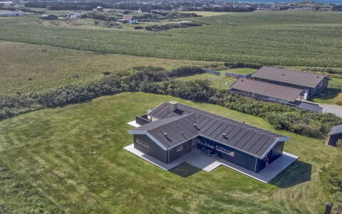 Tetta - 800M from the Sea: Meubilair, Interieur Ontwerp, Stoel, Flooring, Tafel, Toevlucht, Verdieping, Plafond, Kamer, Eco Hotel