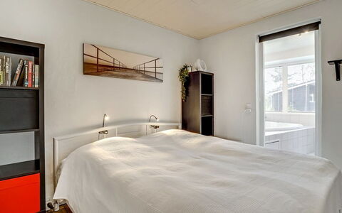 Dome - 750M from the Sea: Bed, Meubilair, Interieur Ontwerp, Slaapkamer, Flooring, Verdieping, Muur, Hout, Plafond, Laken
