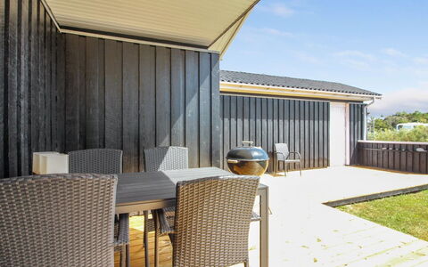 Dome - 750M from the Sea: Hout, Samengesteld Materiaal, Schaduw, Hardwood, Ontwerp, Veranda, Beits, Siding, Plank, Daylighting