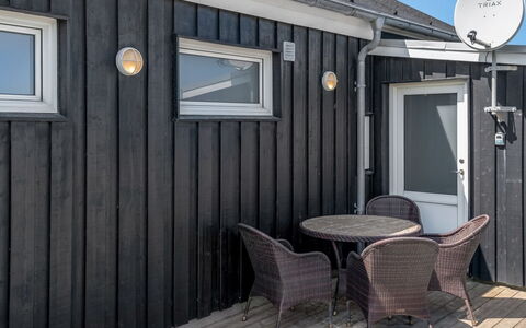 Gynther - 150M from the Sea: Dak, Land Lot, Verblijf, Huis, Landelijk Gebied, Schuur, Siding, Garden Gebouwen, Blokhut, Hut