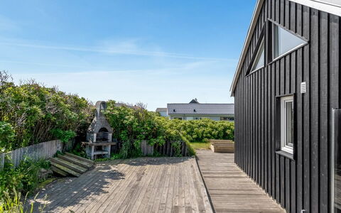 Gynther - 150M from the Sea: Dak, Land Lot, Verblijf, Huis, Landelijk Gebied, Schuur, Siding, Garden Gebouwen, Blokhut, Hut