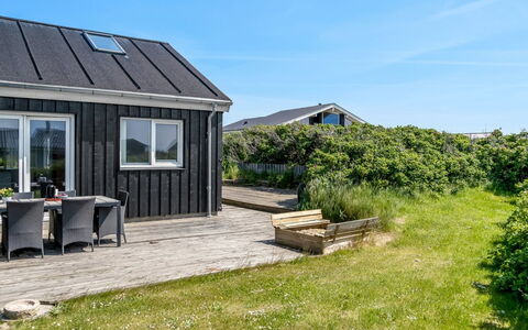 Gynther - 150M from the Sea: Dak, Land Lot, Verblijf, Huis, Landelijk Gebied, Schuur, Siding, Garden Gebouwen, Blokhut, Hut