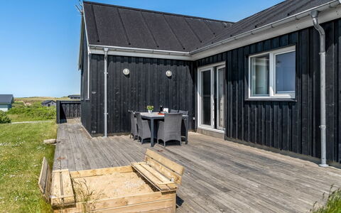 Gynther - 150M from the Sea: Dak, Land Lot, Verblijf, Huis, Landelijk Gebied, Schuur, Siding, Garden Gebouwen, Blokhut, Hut