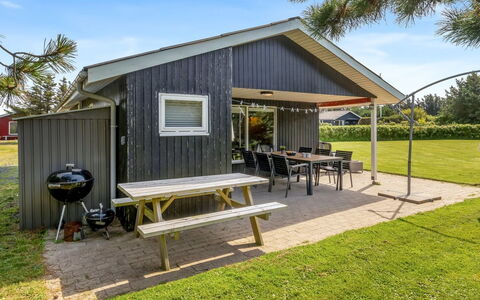 Bistra - 400M from the Sea: Huis, Huis, Dak, Woongebied, Verblijf, Landgoed, Boerderij, Gazon, Landscaping, Siding