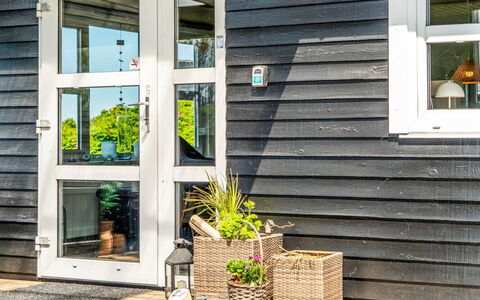 Lica - 600M from the Sea: Dak, Land Lot, Verblijf, Huis, Landelijk Gebied, Schuur, Siding, Garden Gebouwen, Blokhut, Hut