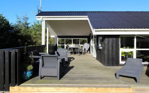 Annalisa - 1.2Km from the Sea: Hout, Dak, Huis, Schaduw, Veranda, Dek, Verblijf, Stoel, Hardwood, Werf