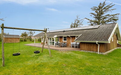 Aleta - 500M from the Sea