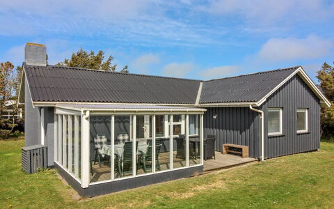 Hellin - 300M from the Sea: Gras, Dak, Huis, Siding, Huis, Verblijf, Veranda, Land Lot, Landgoed, Groundcover