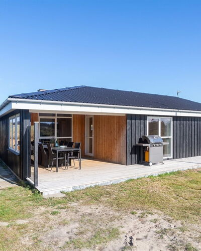 Mano - 200M from the Sea