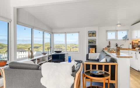 Ineke - 295M from the Sea: Huis, Verblijf, Hardwood, Ontwerp, Woonkamer
