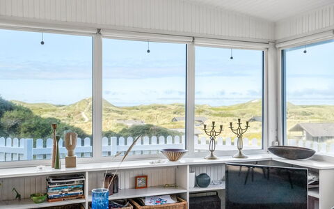 Ineke - 295M from the Sea: Meubilair, Interieur Ontwerp, Verdieping, Plafond, Flooring, Huis, Kamer, Glas, Woonkamer, Bankstel